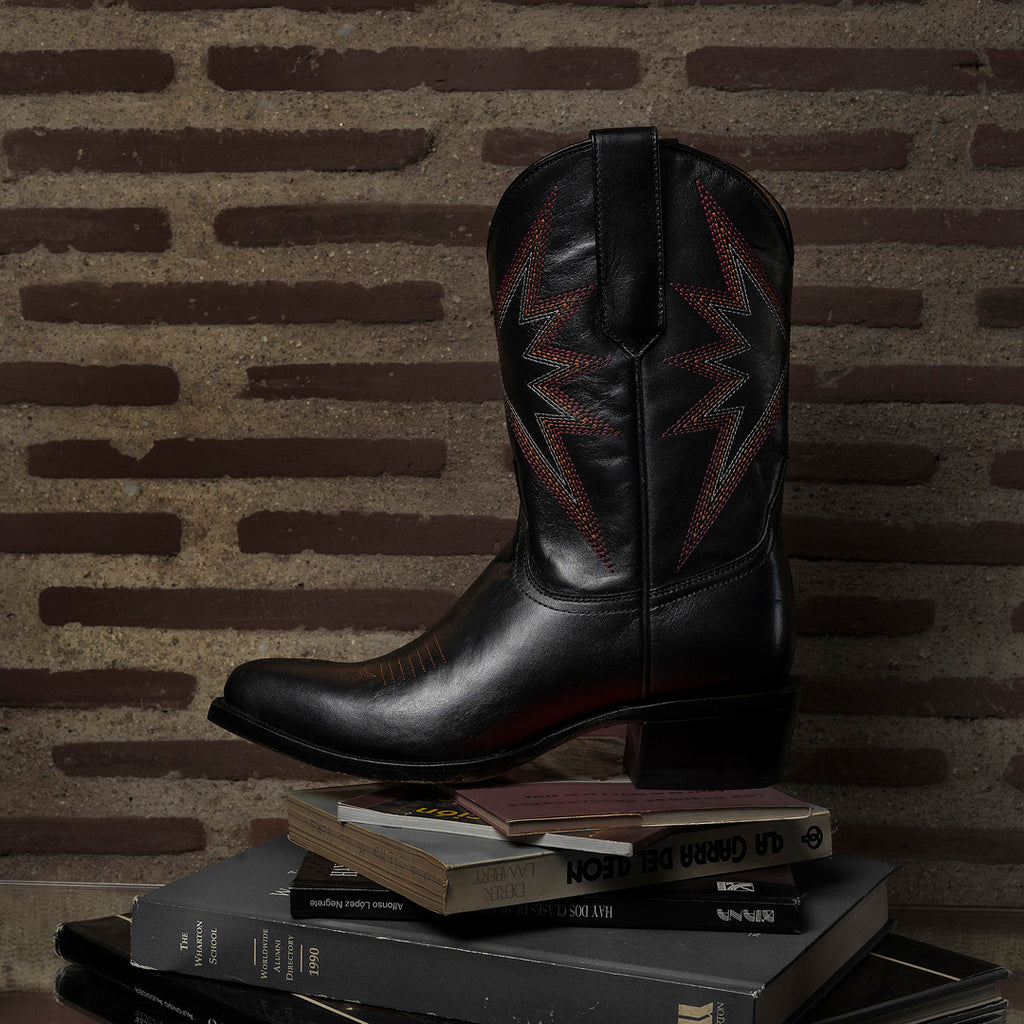 Botas vaqueras Sabinero para mujer con tacón bajo de color negro, Sabinero cowboy boots for women with low heel in black color